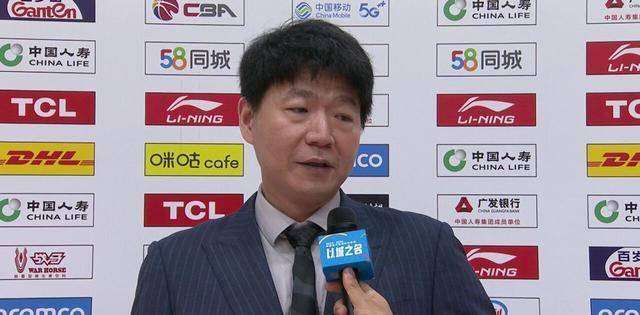 新疆男籃兩大敗筆，一個太軟一個太老