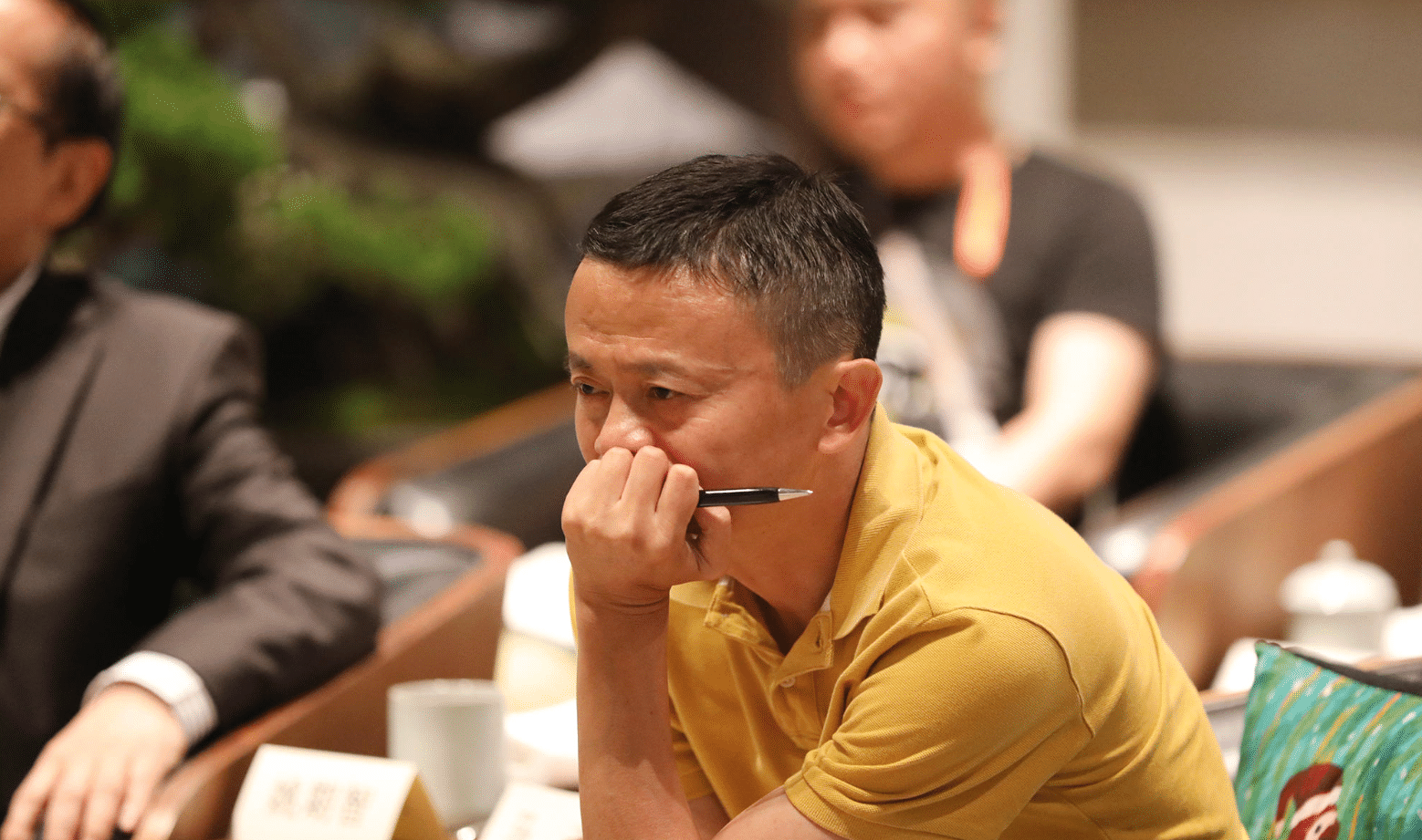 以色列總理調(diào)侃馬云：淘寶能買導(dǎo)彈嗎？馬云的回答贏全場(chǎng)喝彩！