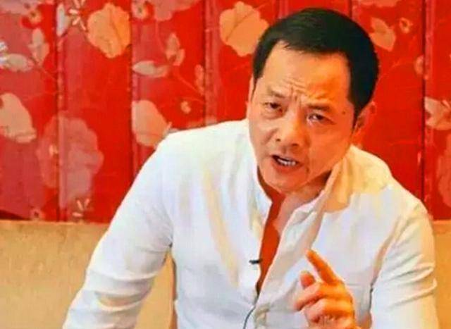 香港黑幫教父：新義安14K大佬把酒言歡，如今出獄只能玩區(qū)塊鏈
