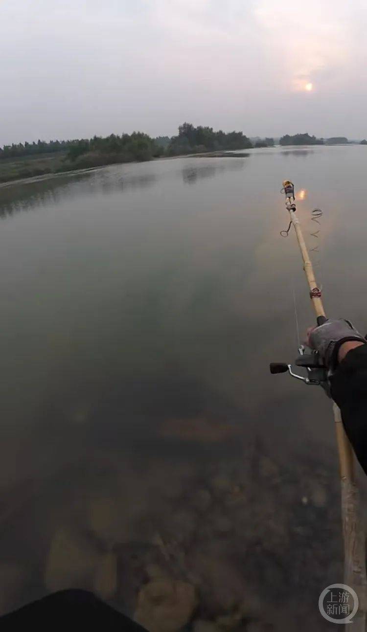 “當(dāng)時(shí)就無心釣魚了！”河南釣友在洛陽附近“釣”到古碑？文保部門回應(yīng)