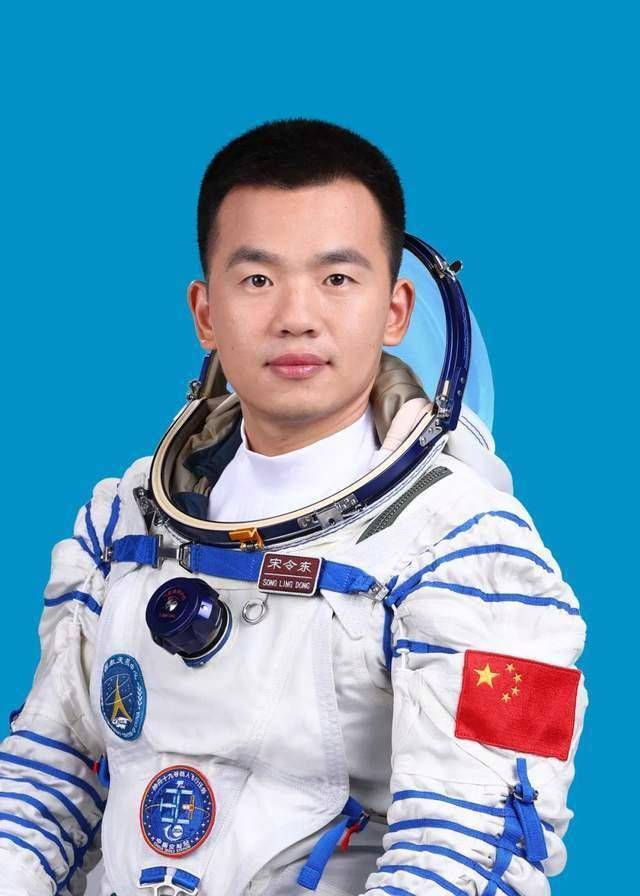 神舟十九號明天發(fā)射！90后要上太空了，簡歷公布！中國人登月，也有最新消息