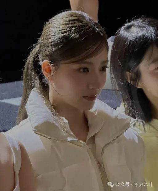 前幾年還被嘲長得土，如今逆襲成大美女了？！