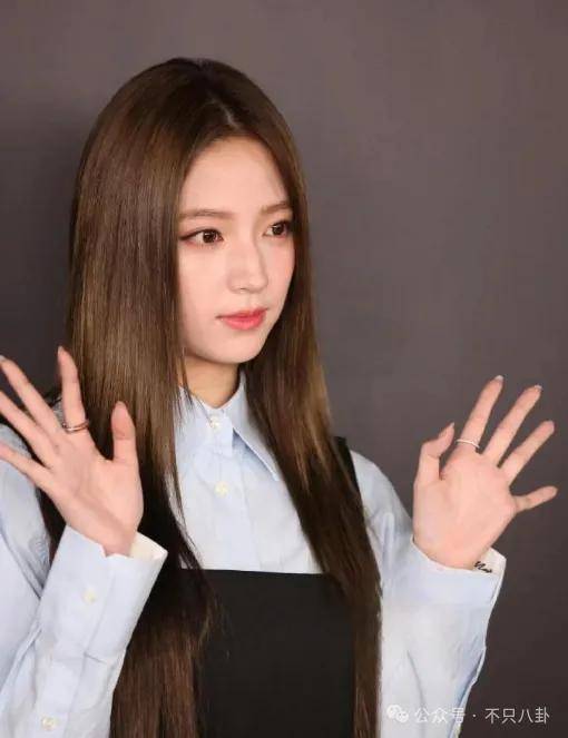 前幾年還被嘲長得土，如今逆襲成大美女了？！