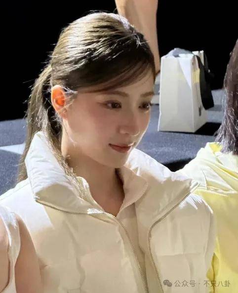前幾年還被嘲長得土，如今逆襲成大美女了？！