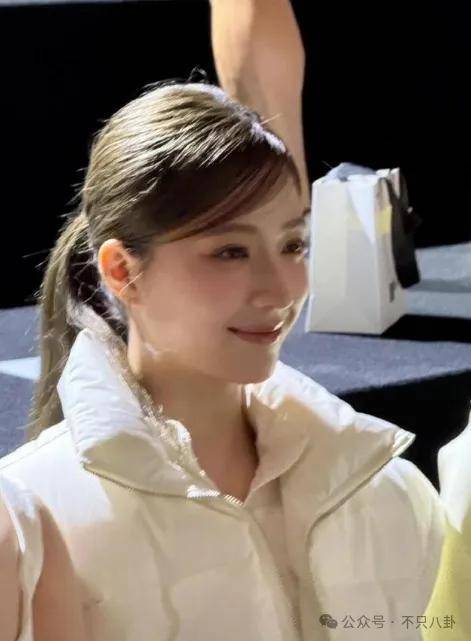 前幾年還被嘲長得土，如今逆襲成大美女了？！