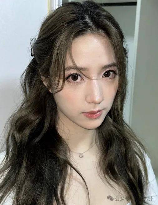 前幾年還被嘲長得土，如今逆襲成大美女了？！