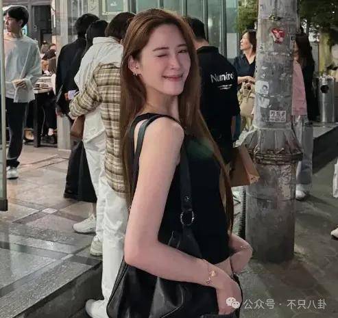 前幾年還被嘲長得土，如今逆襲成大美女了？！