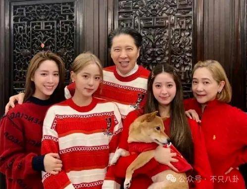 前幾年還被嘲長得土，如今逆襲成大美女了？！