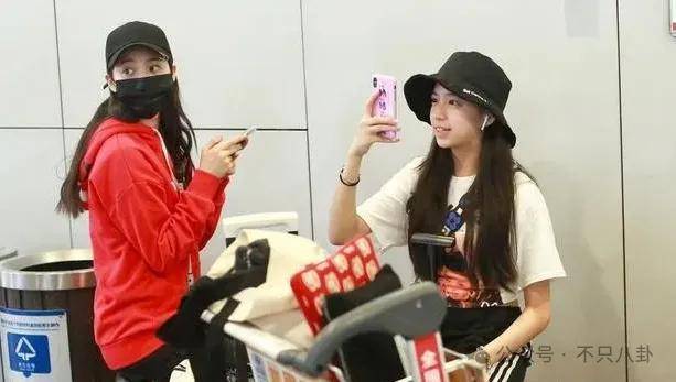 前幾年還被嘲長得土，如今逆襲成大美女了？！