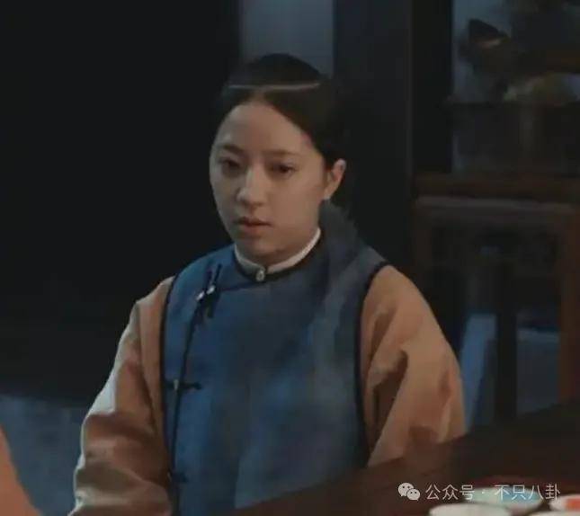 前幾年還被嘲長得土，如今逆襲成大美女了？！