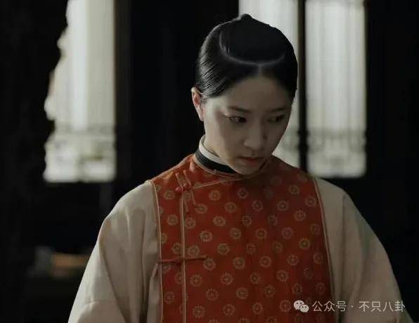 前幾年還被嘲長得土，如今逆襲成大美女了？！