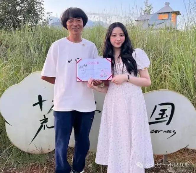 前幾年還被嘲長得土，如今逆襲成大美女了？！