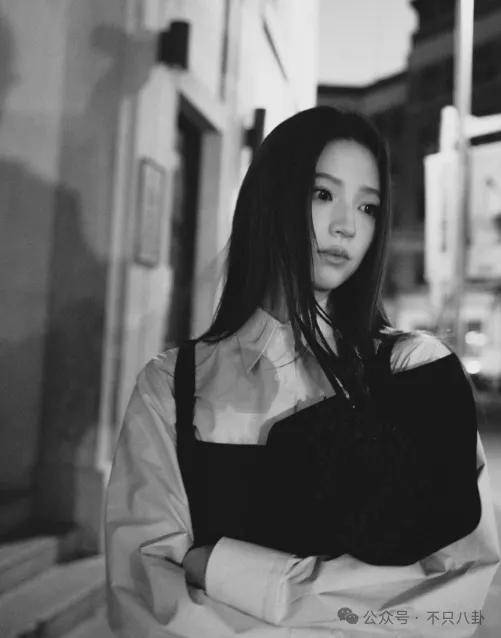 前幾年還被嘲長得土，如今逆襲成大美女了？！