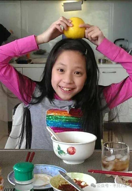 前幾年還被嘲長得土，如今逆襲成大美女了？！