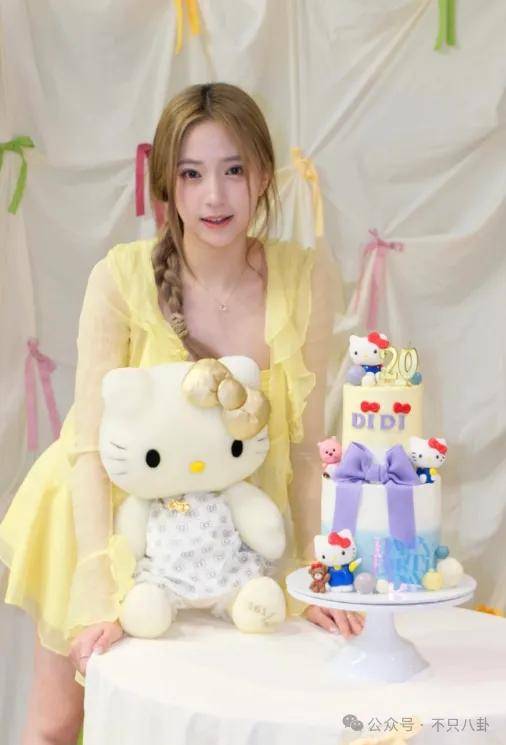 前幾年還被嘲長得土，如今逆襲成大美女了？！