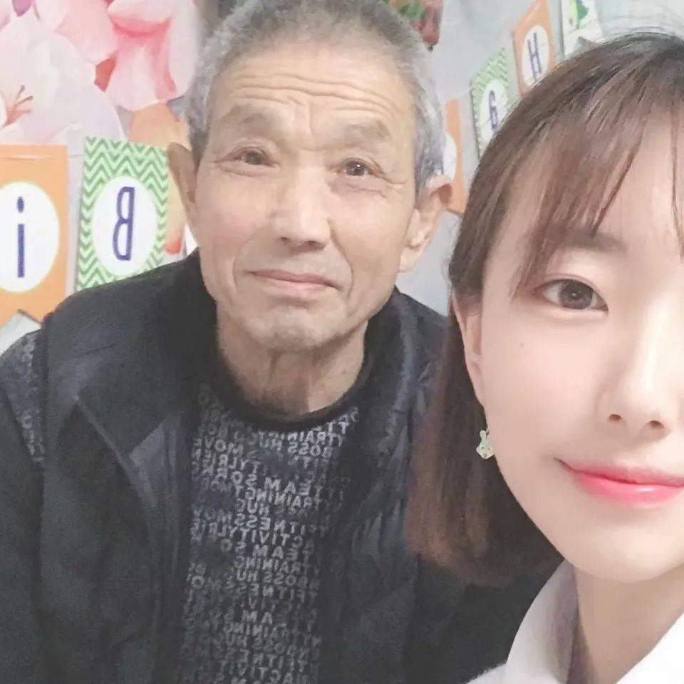 孫女給去世4年的姥爺手機發(fā)短信，竟意外收到回復！
