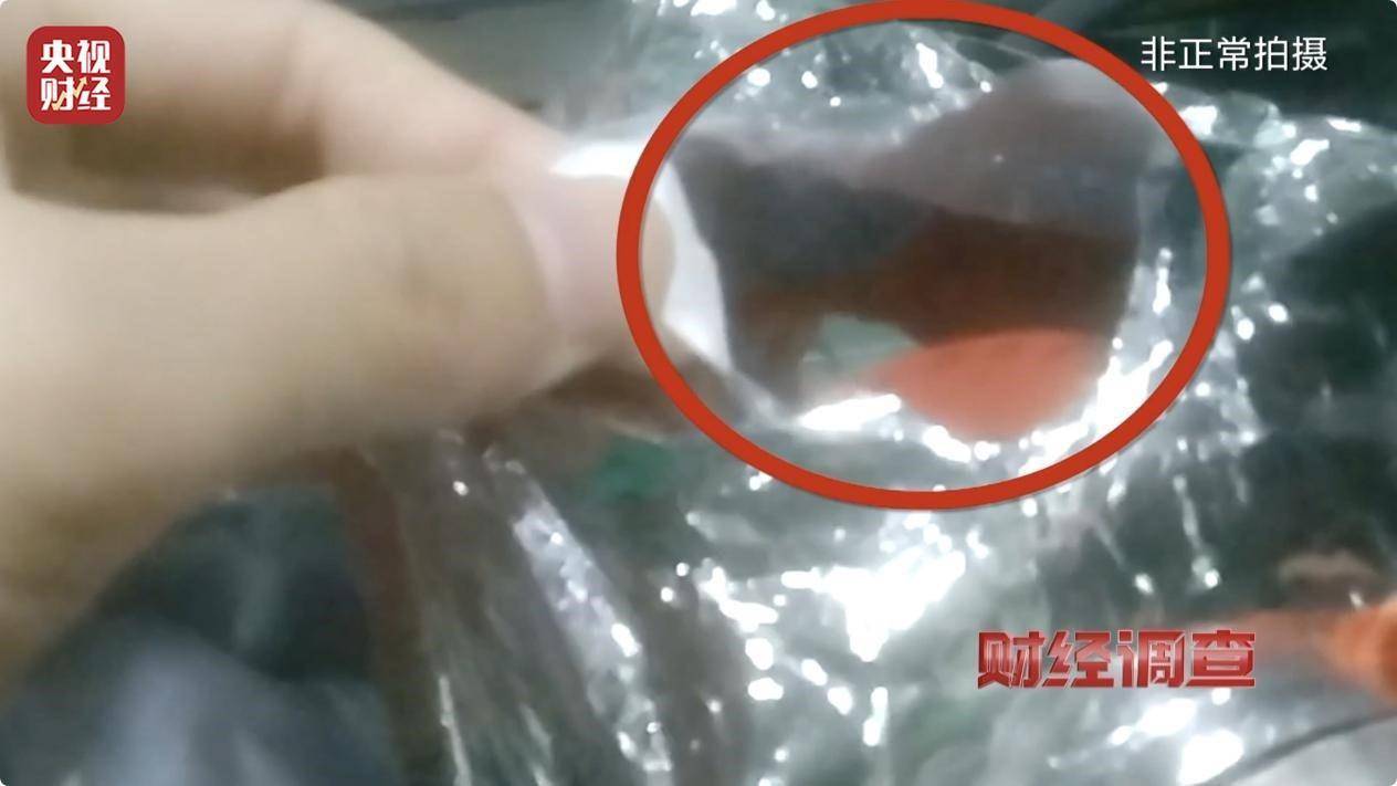 用手一撕就破、戴了不如不戴，央視起底不防毒的防毒面具