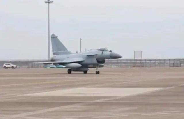 “繞臺6圈沒問題”！臺媒高度關(guān)注“雙尾蝎-B”無人機(jī)