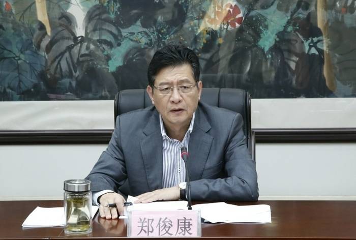 柳州輕軌墩柱將被拆除，系落馬市委書記拍板“政績(jī)工程”，被當(dāng)?shù)厝藨蚍Q“幻想柱”