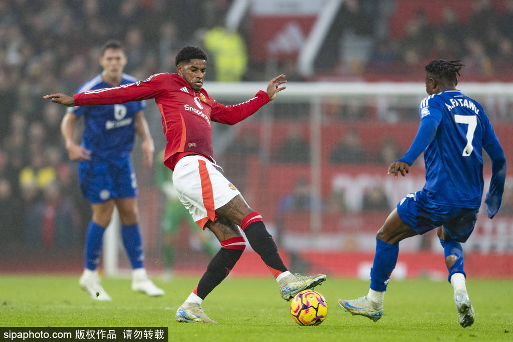 英超-B費(fèi)獨(dú)造3球加納喬破門 曼聯(lián)3-0萊斯特城近4場(chǎng)3勝