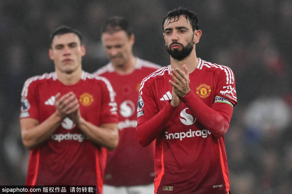 英超-B費(fèi)獨(dú)造3球加納喬破門 曼聯(lián)3-0萊斯特城近4場(chǎng)3勝