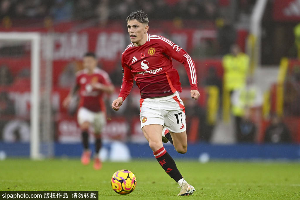英超-B費(fèi)獨(dú)造3球加納喬破門 曼聯(lián)3-0萊斯特城近4場(chǎng)3勝