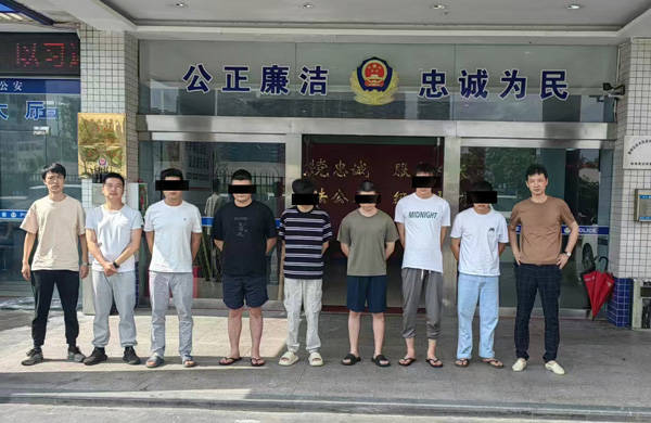 印章是假的，檢測報告是假的，連官網(wǎng)也是假的……一起偽造公司印章案告破