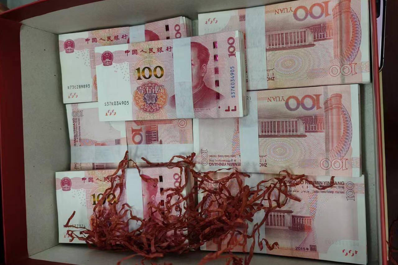 熱水壺和“喜糖”里藏著大把現(xiàn)金，浙江多地已發(fā)生，警方提醒：司機(jī)請(qǐng)警惕