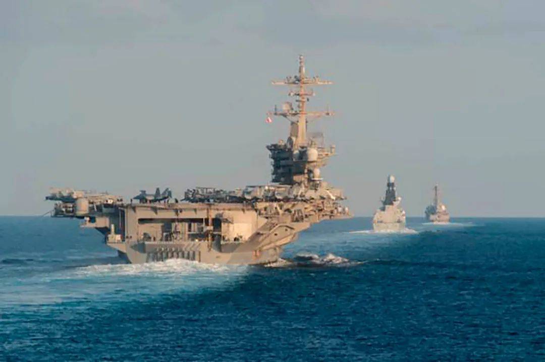 美軍方承認(rèn)：兩軍艦遭8架無人機(jī)、8枚導(dǎo)彈攻擊
