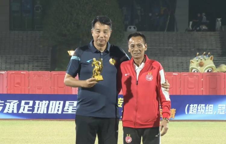 老甲A超級(jí)組頒獎(jiǎng)：四川、廣州、遼寧獲冠亞季軍，楊旭最佳射手