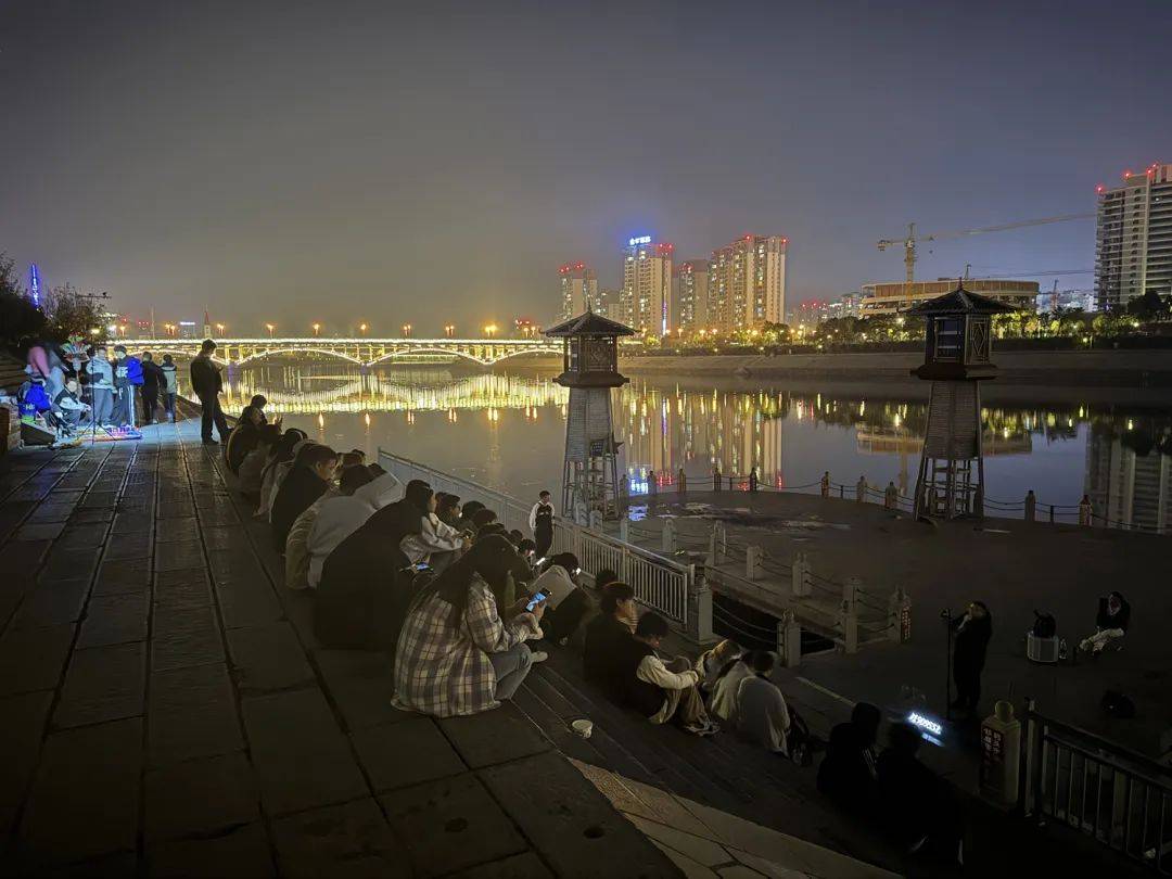 投資20億的古城變“空城”，游客中心燈都沒開