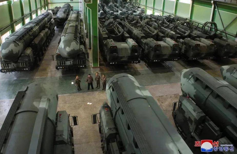 金正恩同志發(fā)出警告，“核戰(zhàn)爭一觸即發(fā)”！發(fā)生了什么？
