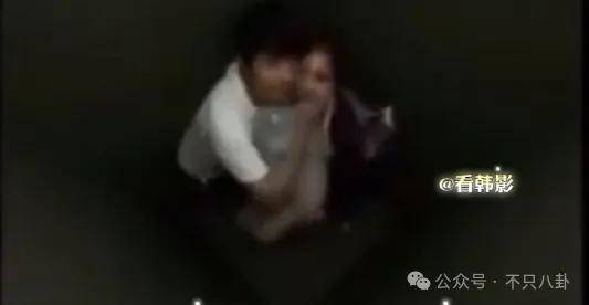 又發(fā)現(xiàn)新孩子了！這位50多歲大叔私生活這么混亂嗎？