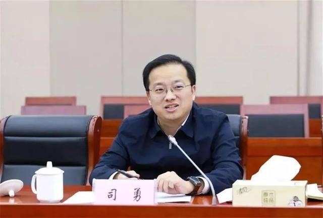 34歲升副廳的他，今年兩度履新