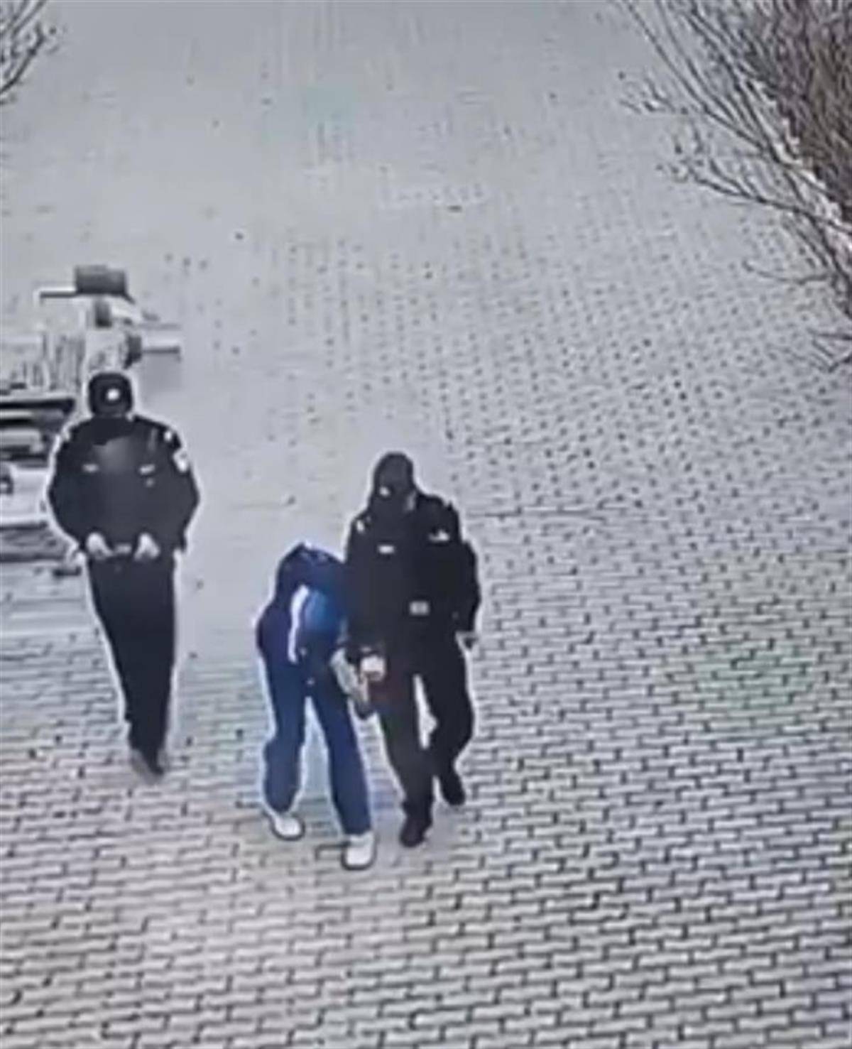 寧夏固原一學(xué)生45秒被派出所人員打了9下？知情教師發(fā)聲，市、區(qū)調(diào)查組正進(jìn)一步調(diào)查
