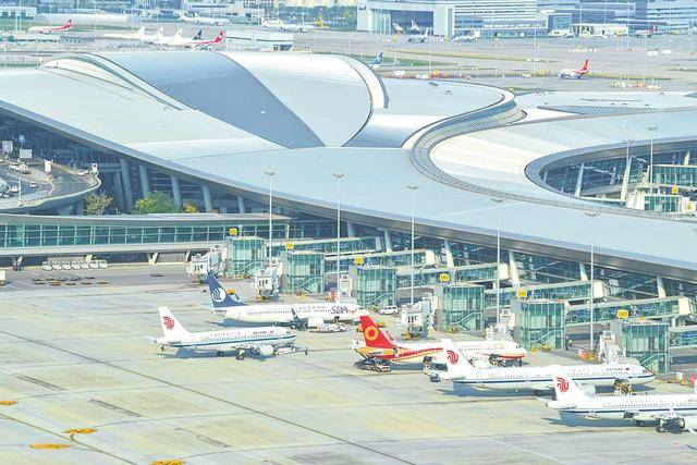 天府國(guó)際機(jī)場(chǎng)年旅客吞吐量突破5000萬(wàn)人次
