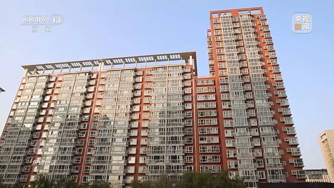一電梯從11層沖頂?shù)?8層致7歲男孩全身骨折，老舊電梯維修更新何解？