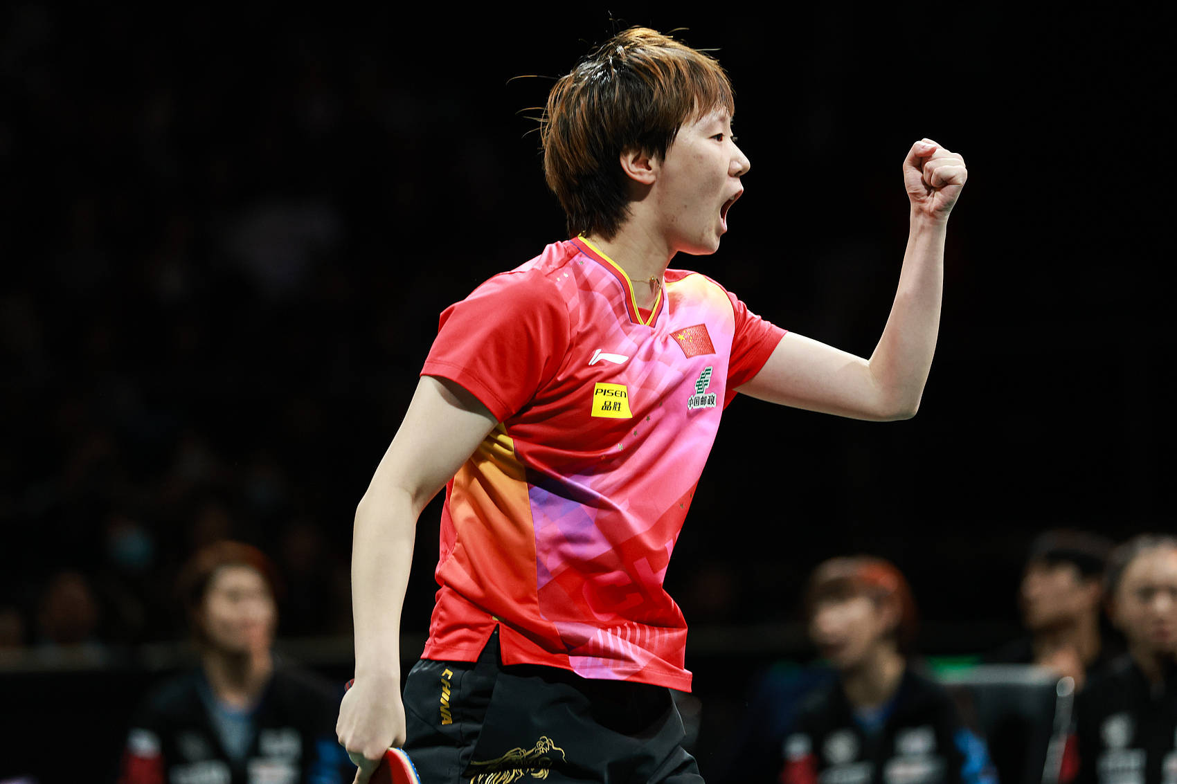 11戰(zhàn)全勝！混團(tuán)世界杯-國(guó)乒8-1韓國(guó)衛(wèi)冕奪冠 王曼昱林詩(shī)棟均橫掃