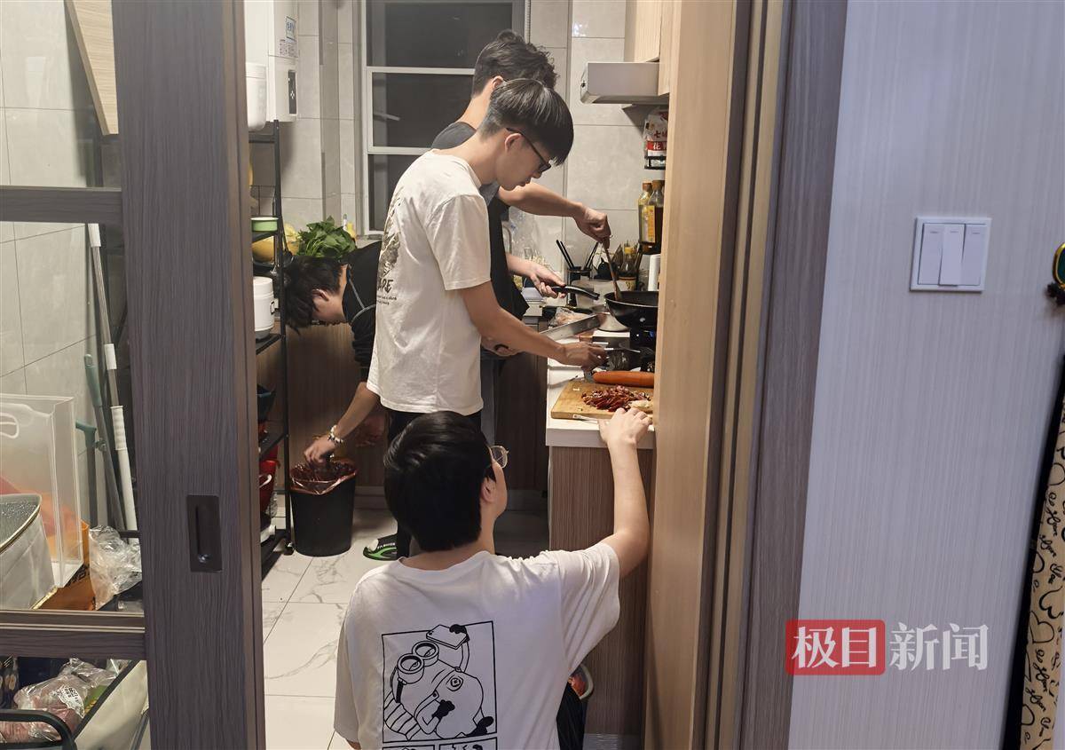 導(dǎo)員“請客”吃飯？這個學(xué)院的學(xué)生可用勞動換“餐券”
