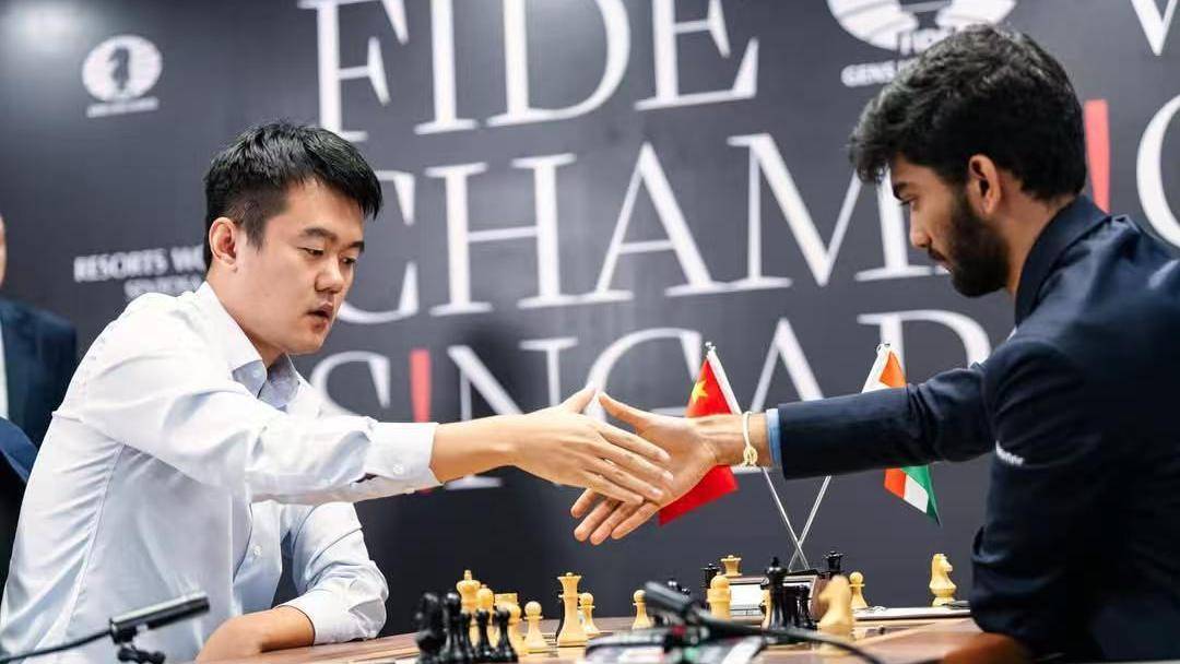 國際象棋世界冠軍賽丨教科書級名場面！來自棋王丁立人的最強反擊