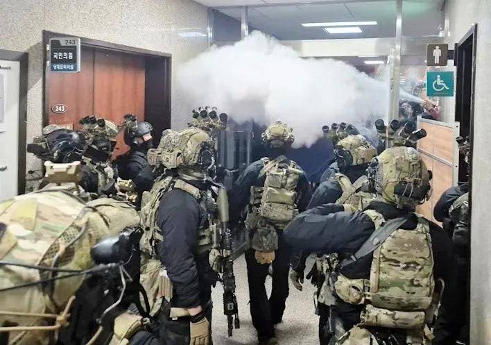 韓國政變“驚天大瓜”！尹錫悅挑釁金正恩，想假扮朝軍潛入首爾？
