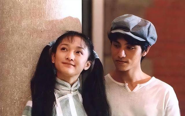 陳坤的兒子已成年，容貌開始顯現母親的基因，像誰可以認得出嗎？