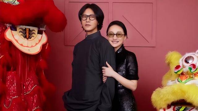 陳坤的兒子已成年，容貌開始顯現母親的基因，像誰可以認得出嗎？