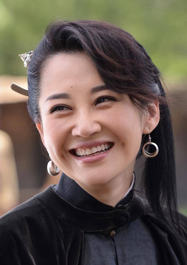 事實(shí)證明，55歲“無(wú)人敢娶”的許晴，才是真正的人間清醒！