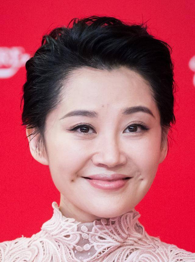 事實(shí)證明，55歲“無(wú)人敢娶”的許晴，才是真正的人間清醒！