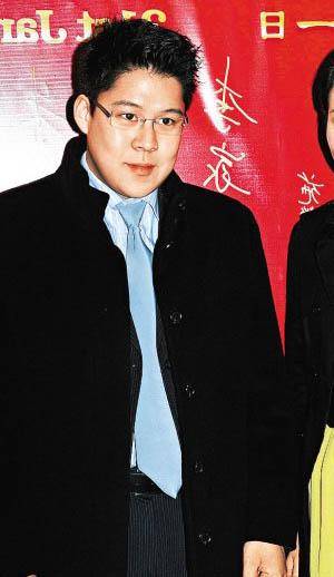霍啟剛：我敢不疼老婆嗎？那可是拿3000億繼承權(quán)換的！