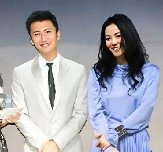 謝霆鋒帶全家遠赴日本過圣誕！兒子罕見露面，繼父和母親十分恩愛