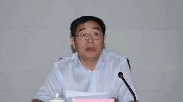 楊子興，被逮捕