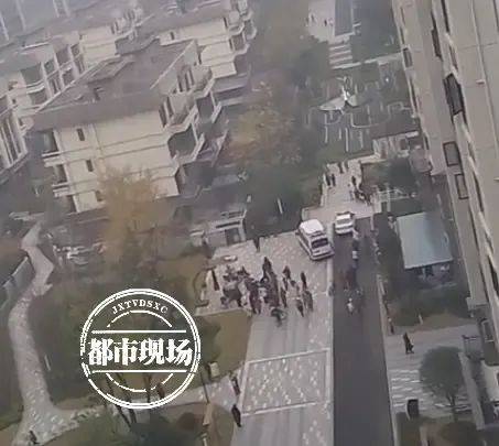 7歲孩子墜樓身亡！網(wǎng)友稱事發(fā)時，其父正在裝修作業(yè)？