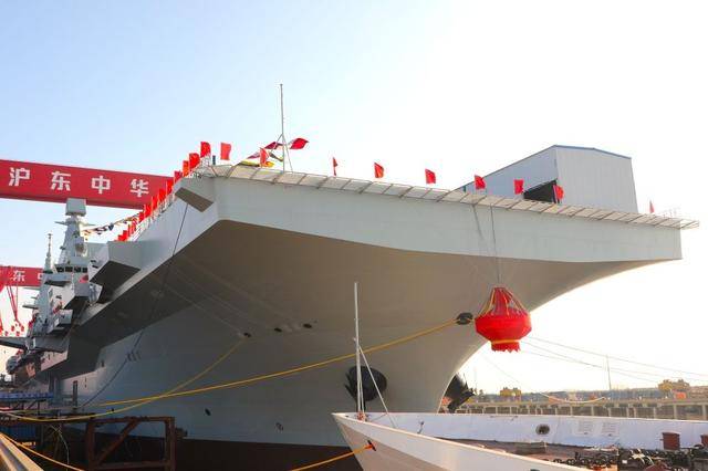 076型下水，四川喜提4萬余噸巨艦，首個(gè)無人機(jī)“母艦”誕生？